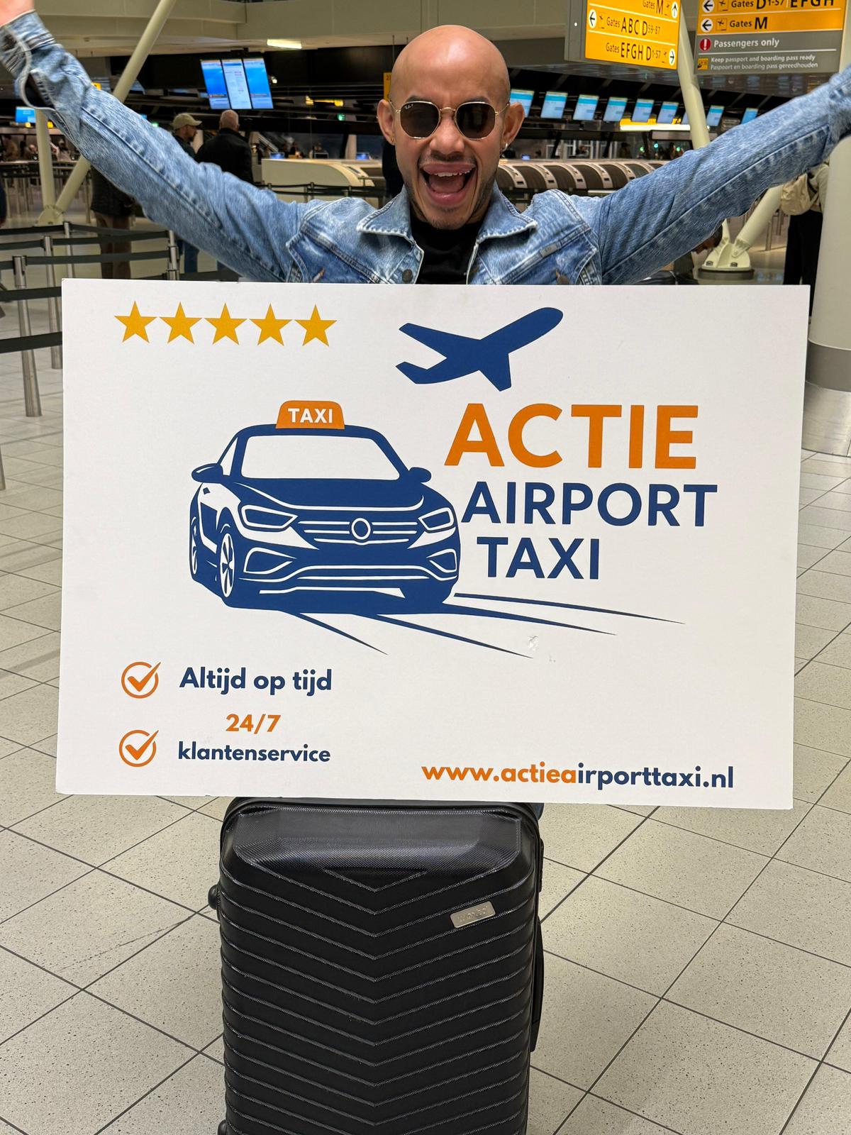 Actie Airport Taxi team at airport